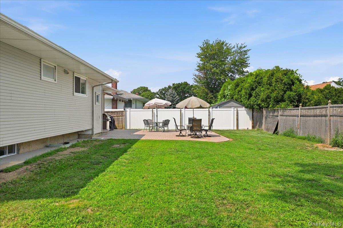 2 6th Avenue Property Photo 24