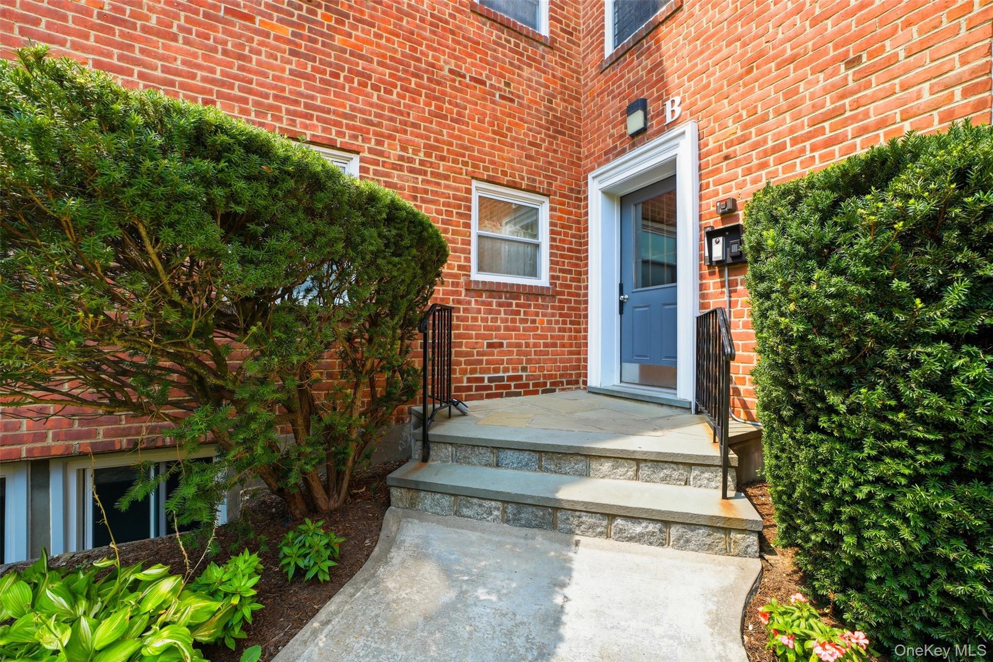 330 S Broadway B11 Property Photo 2