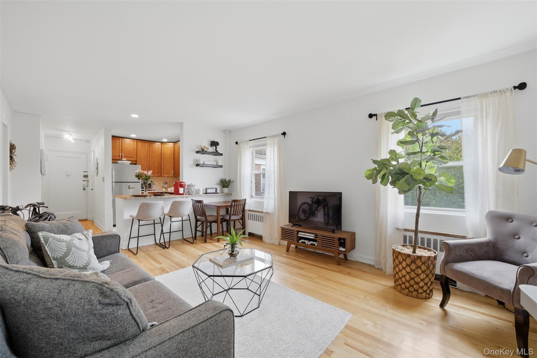 330 S Broadway B11 Property Photo 4