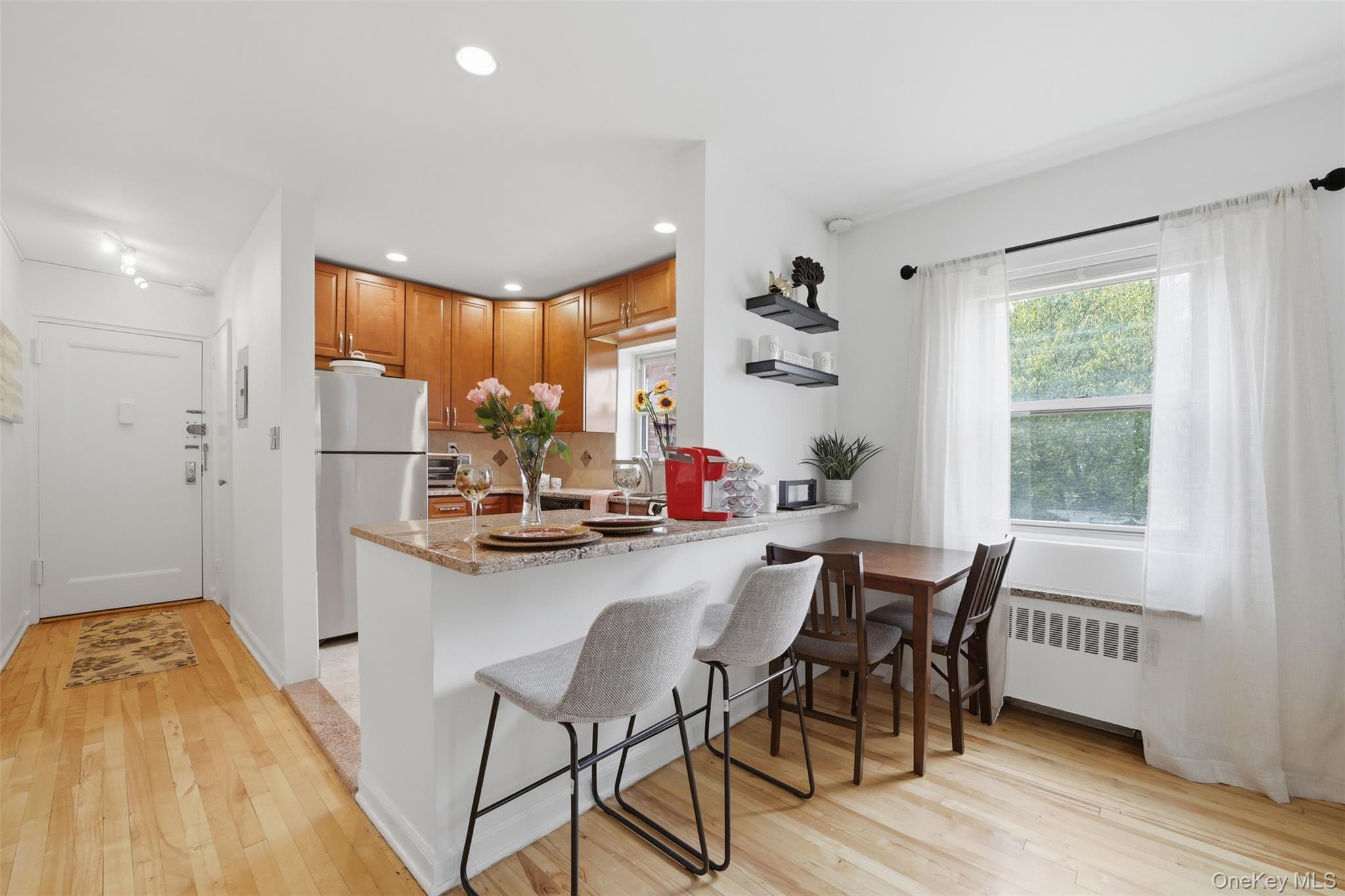 330 S Broadway B11 Property Photo 5