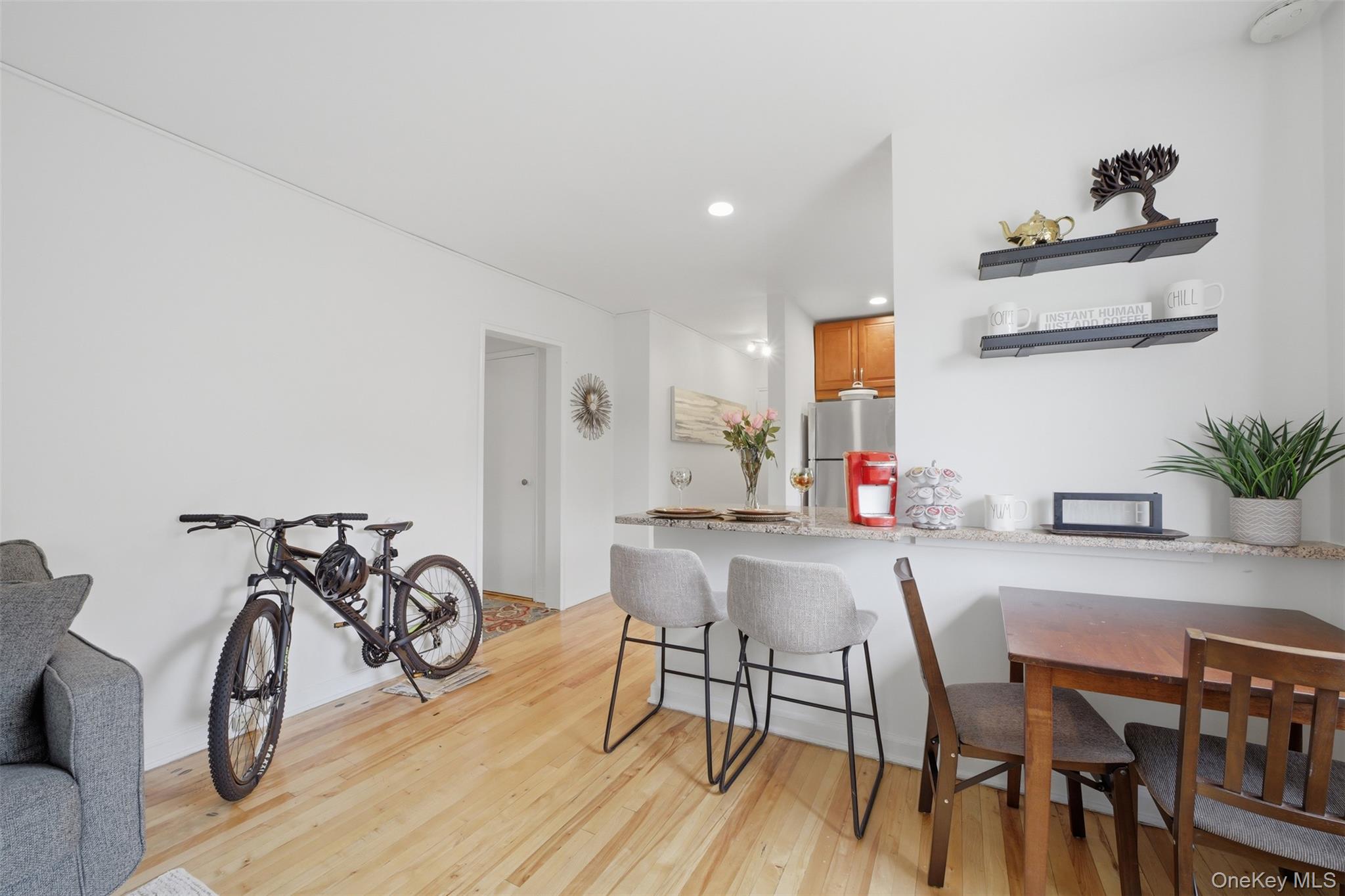 330 S Broadway B11 Property Photo 7