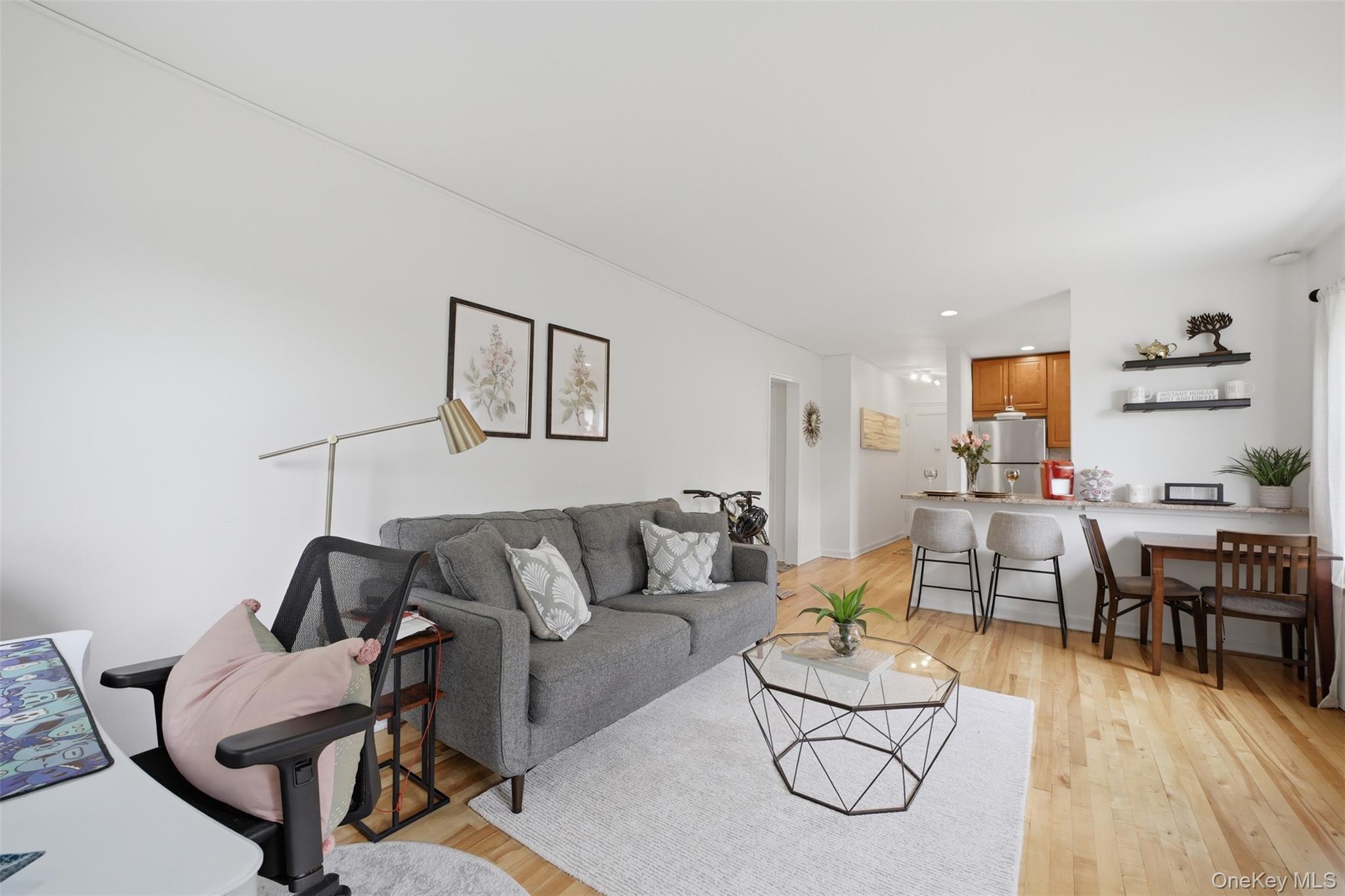 330 S Broadway B11 Property Photo 8