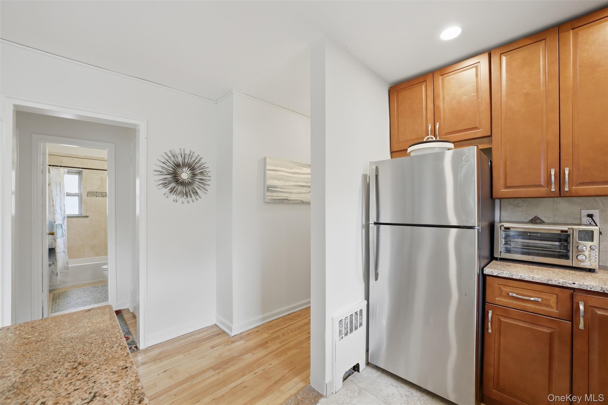 330 S Broadway B11 Property Photo 13
