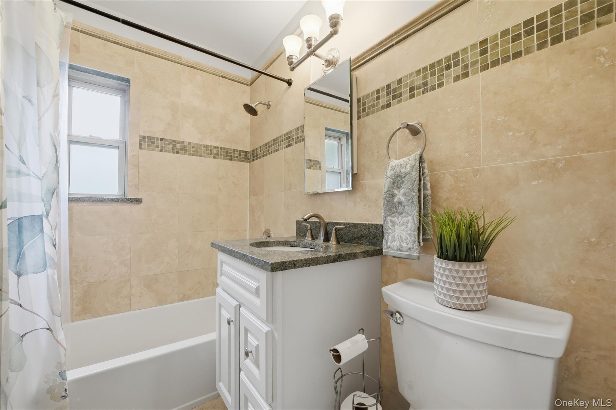 330 S Broadway B11 Property Photo 24