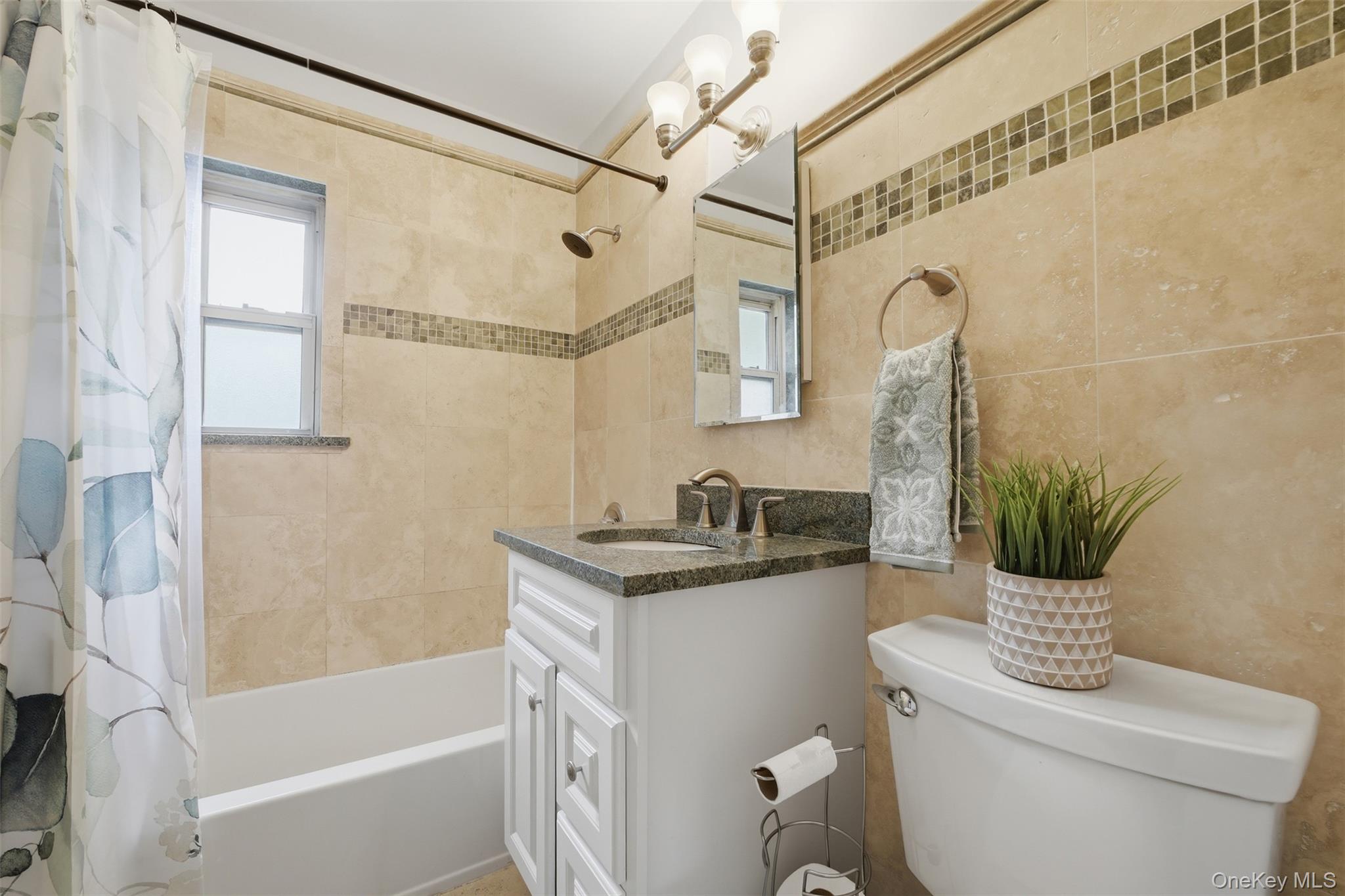 330 S Broadway B11 Property Photo 25