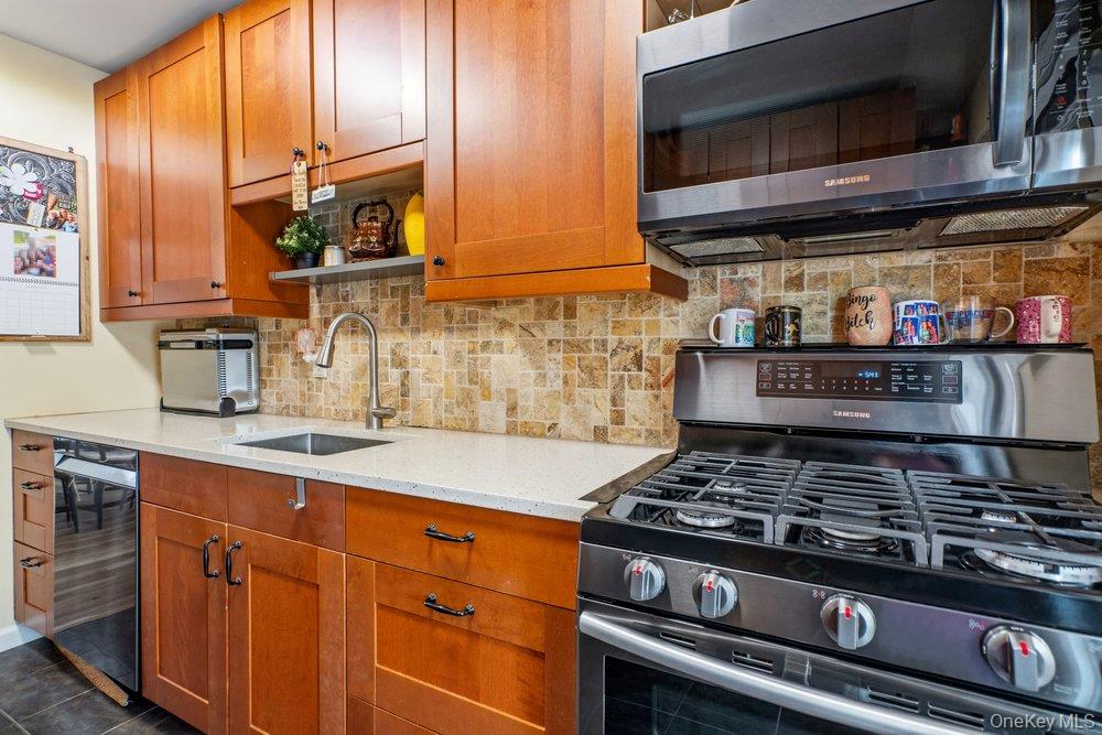 107 Avenue A Property Photo 7