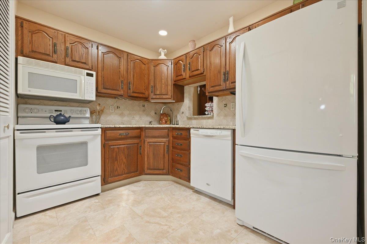 90 Knolls Drive Property Photo 3