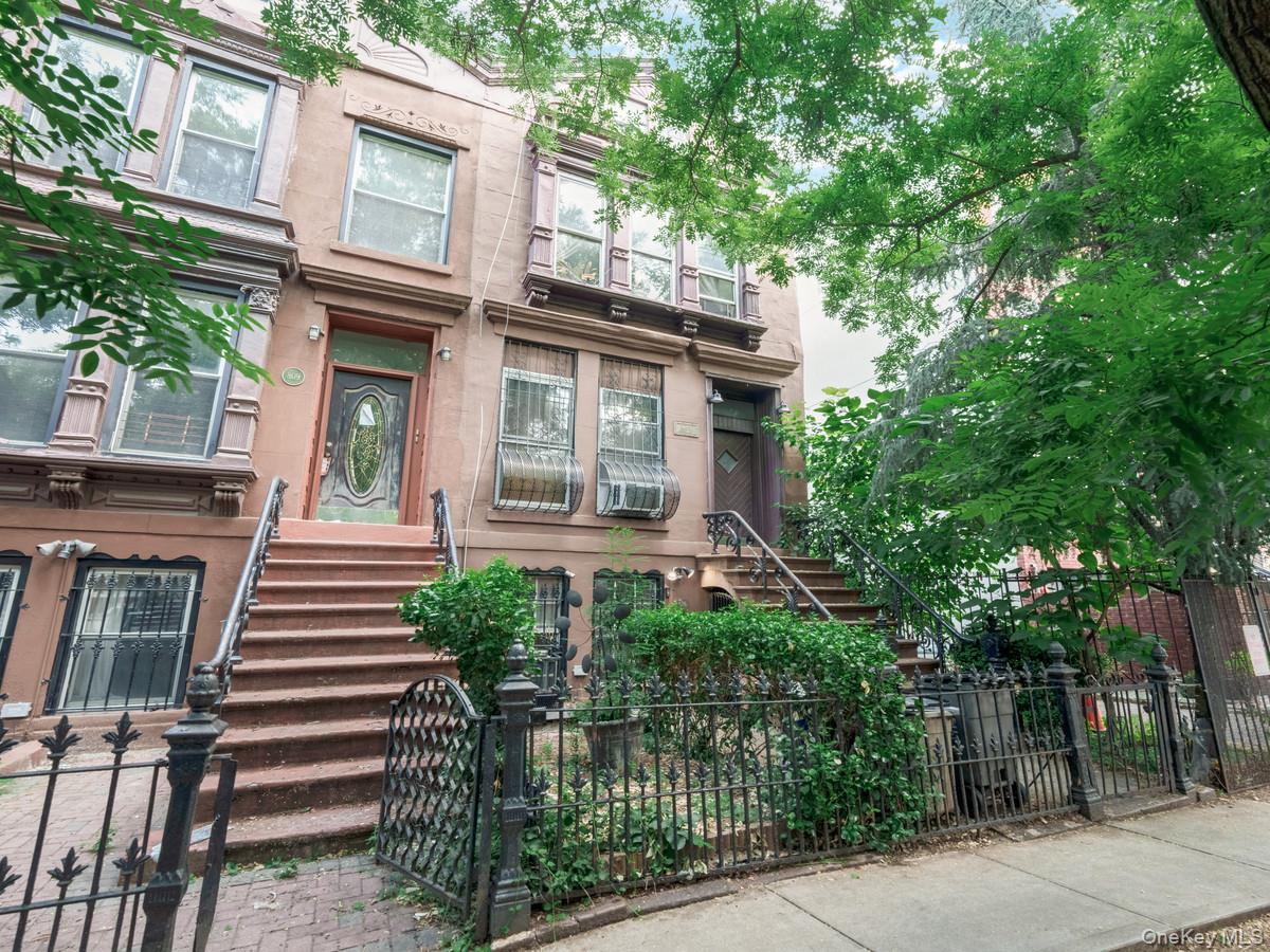 809a Greene Avenue Hse Property Photo 2