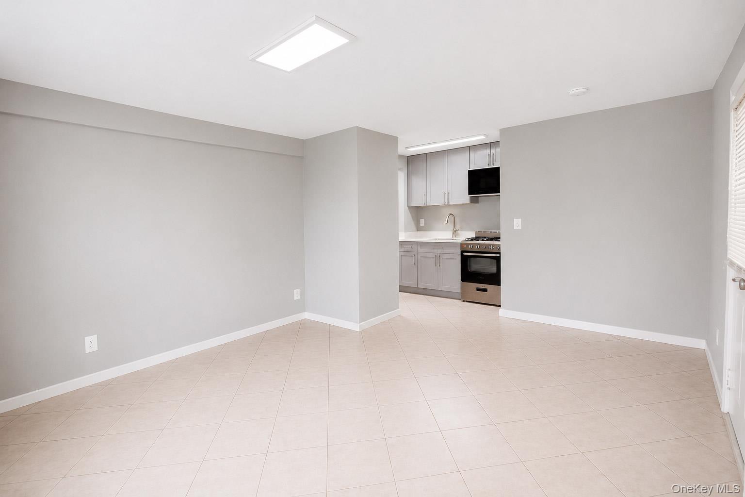 248 E Broadway 5 Property Photo 6