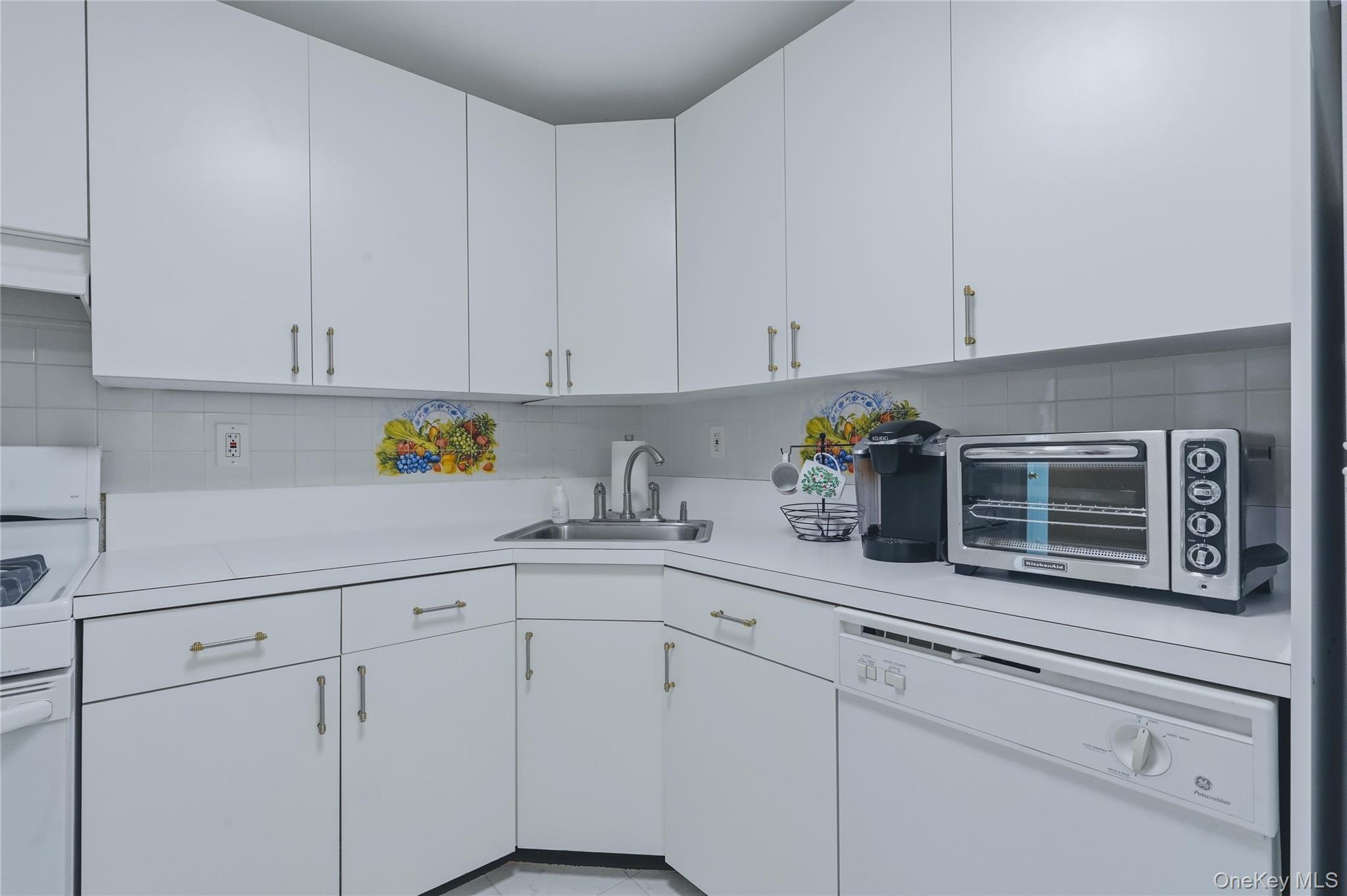 25 Franklin Avenue 6d Property Photo 11