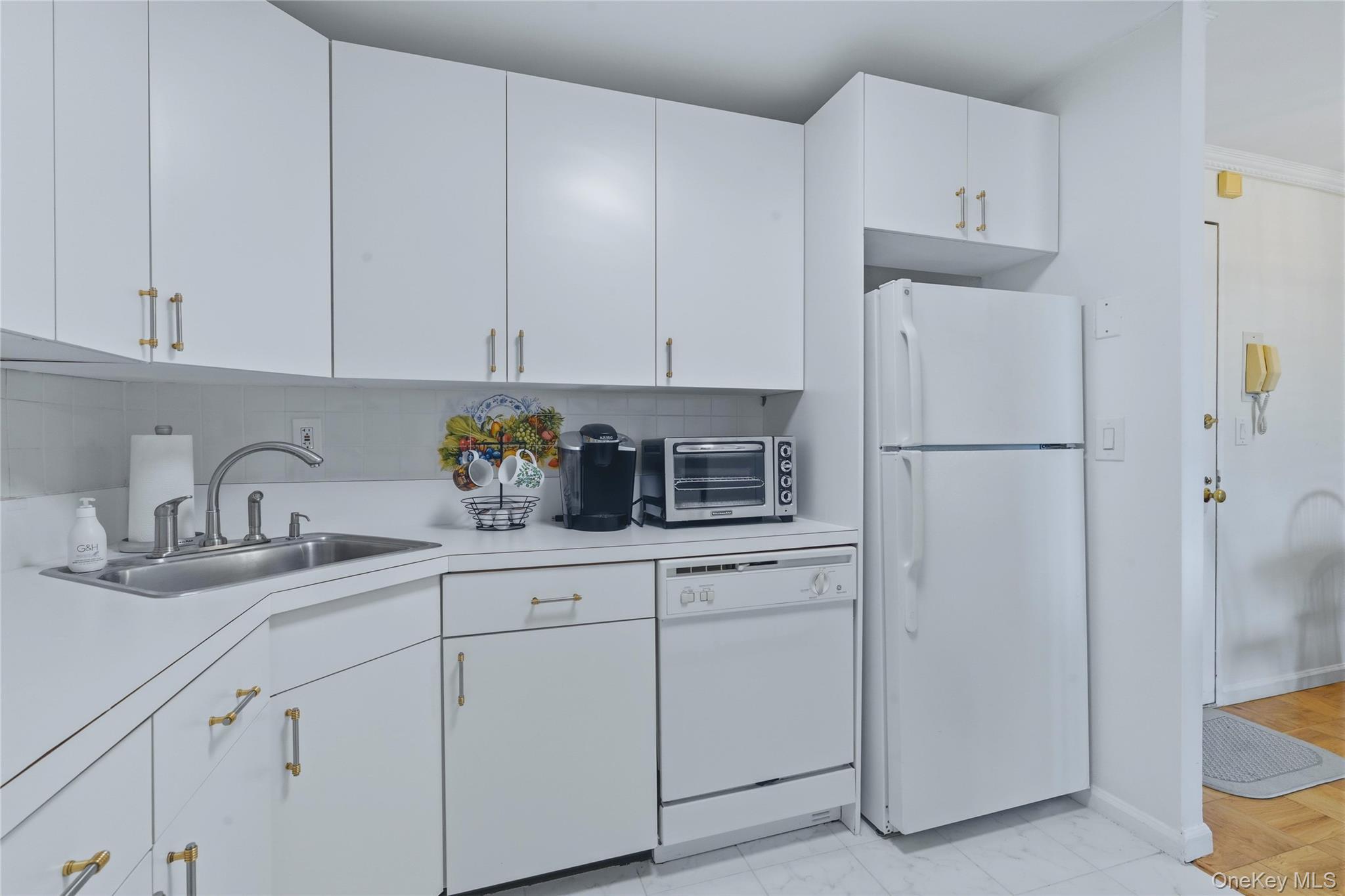 25 Franklin Avenue 6d Property Photo 13