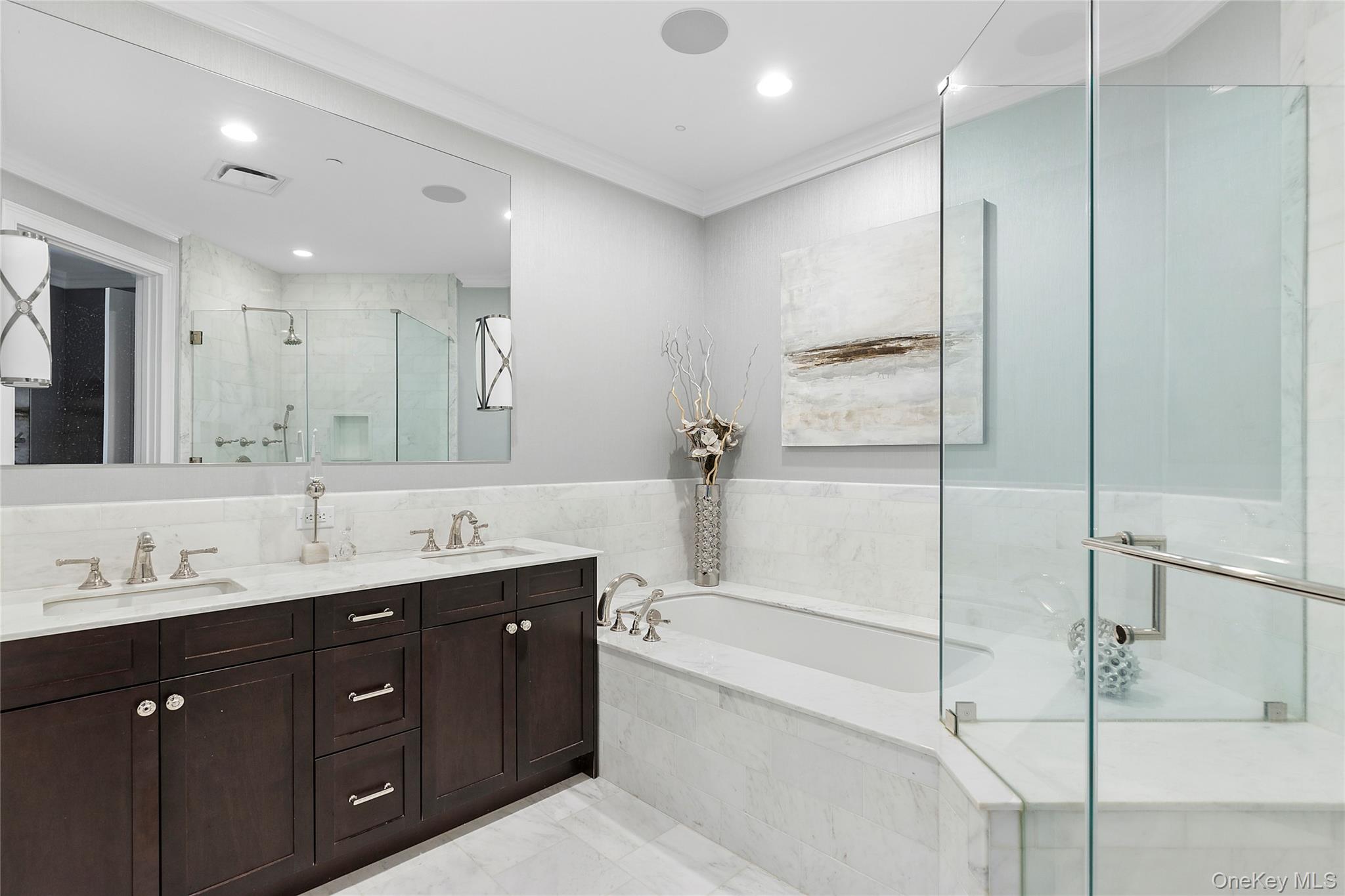1000 Royal Court 1207 Property Photo 8