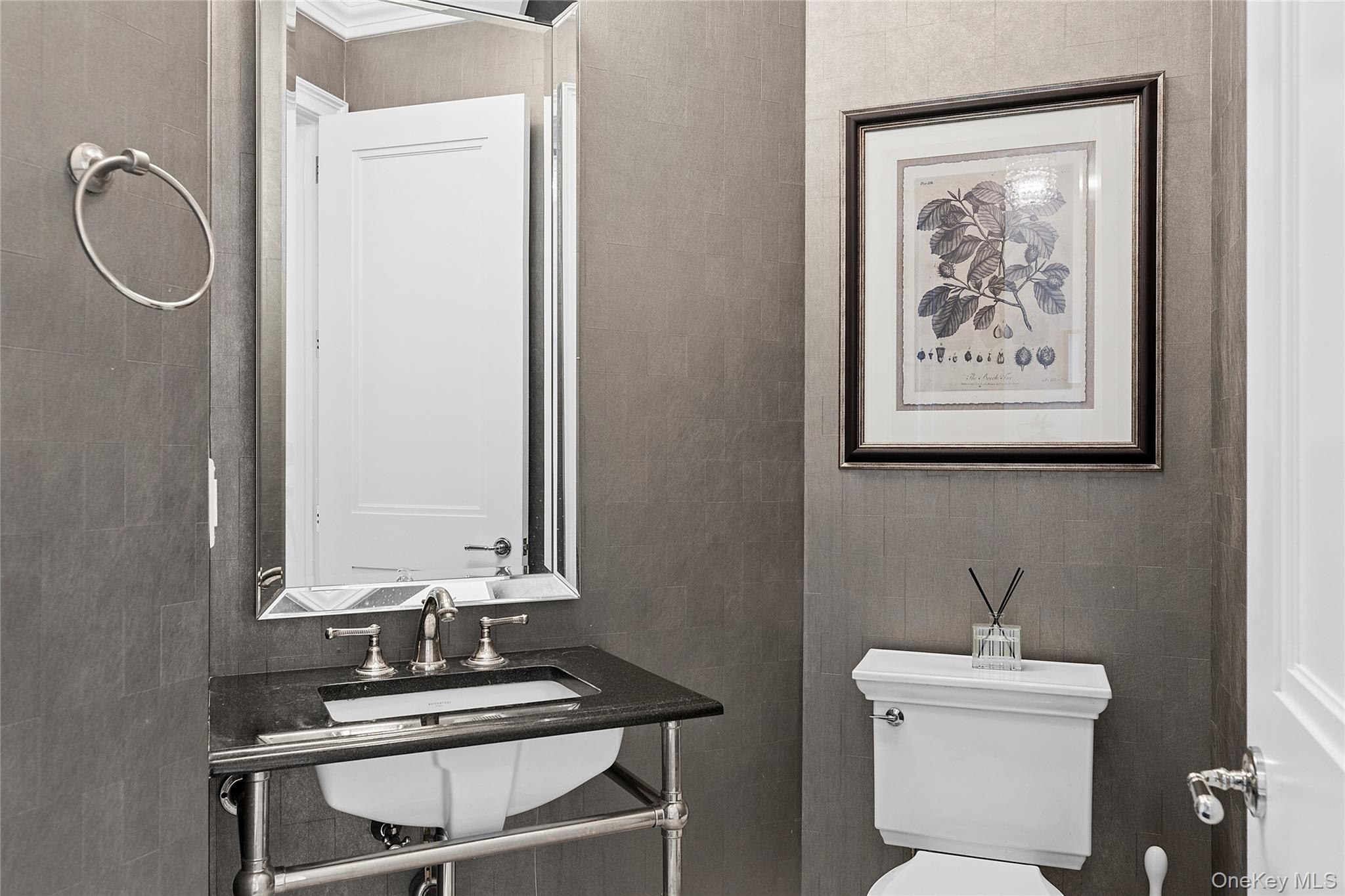 1000 Royal Court 1207 Property Photo 9