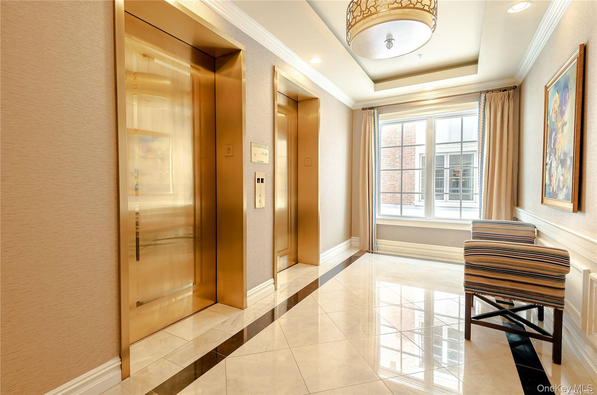 1000 Royal Court 1207 Property Photo 26
