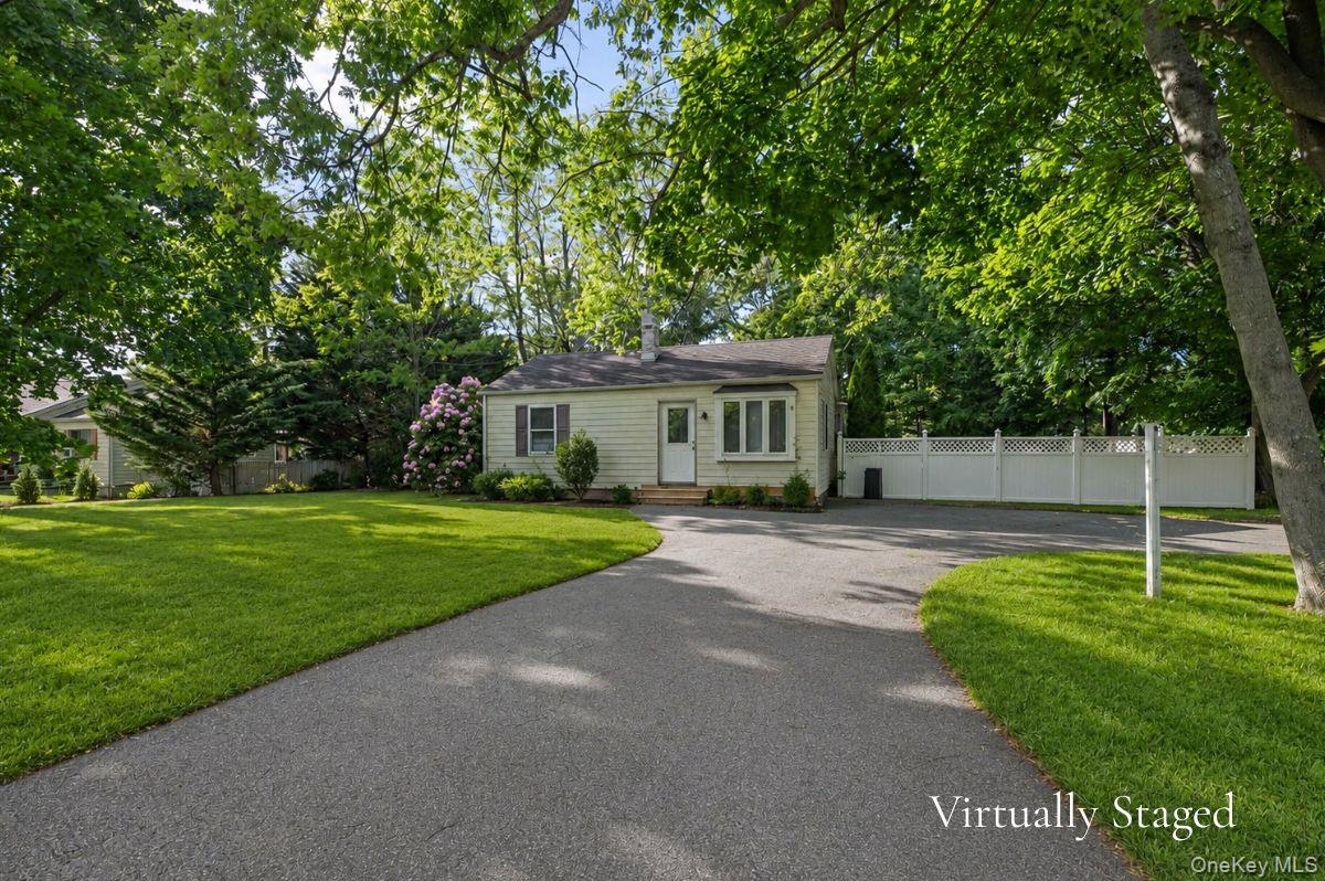 685 Horseblock Road Property Photo 1