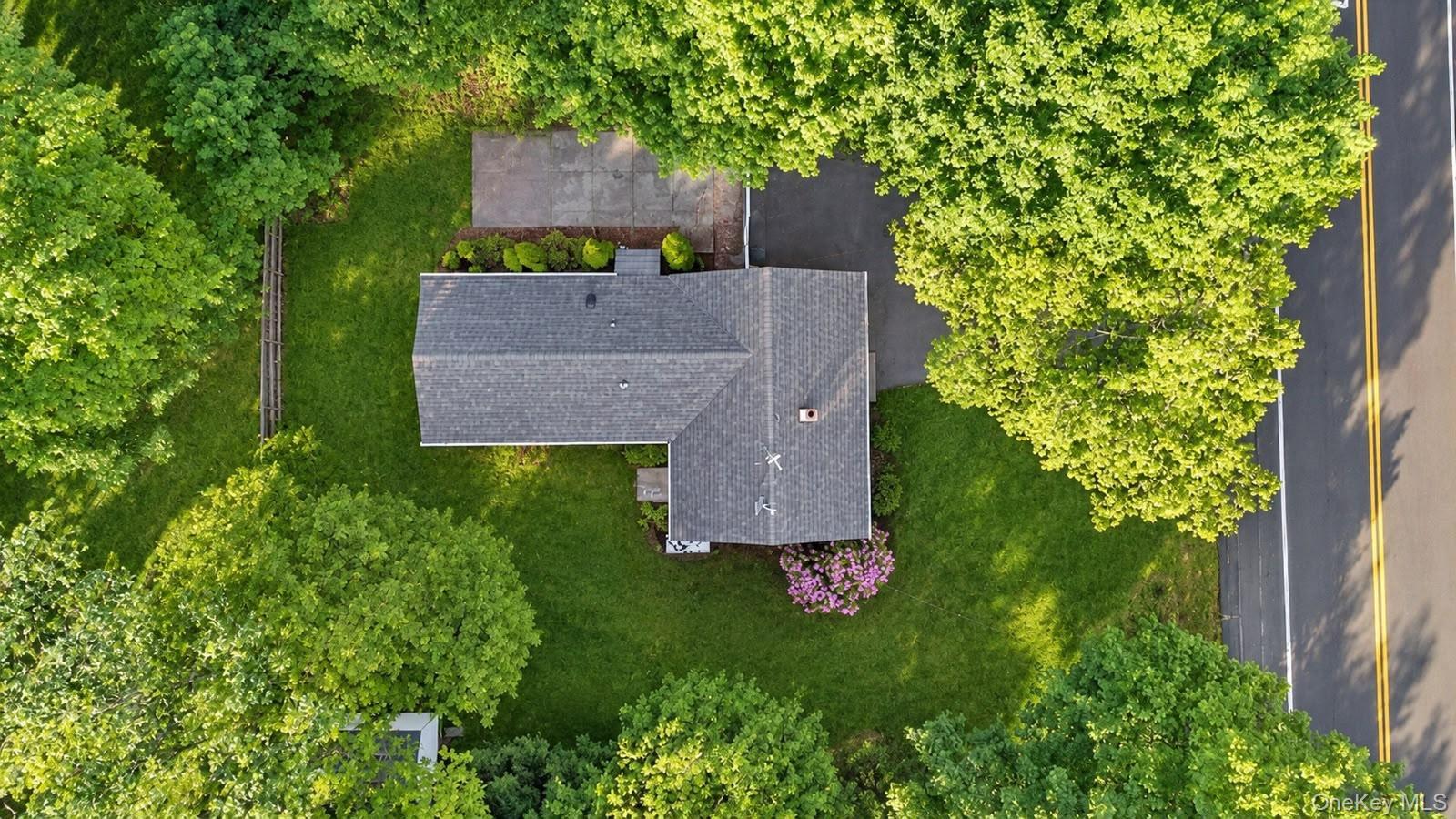 685 Horseblock Road Property Photo 2