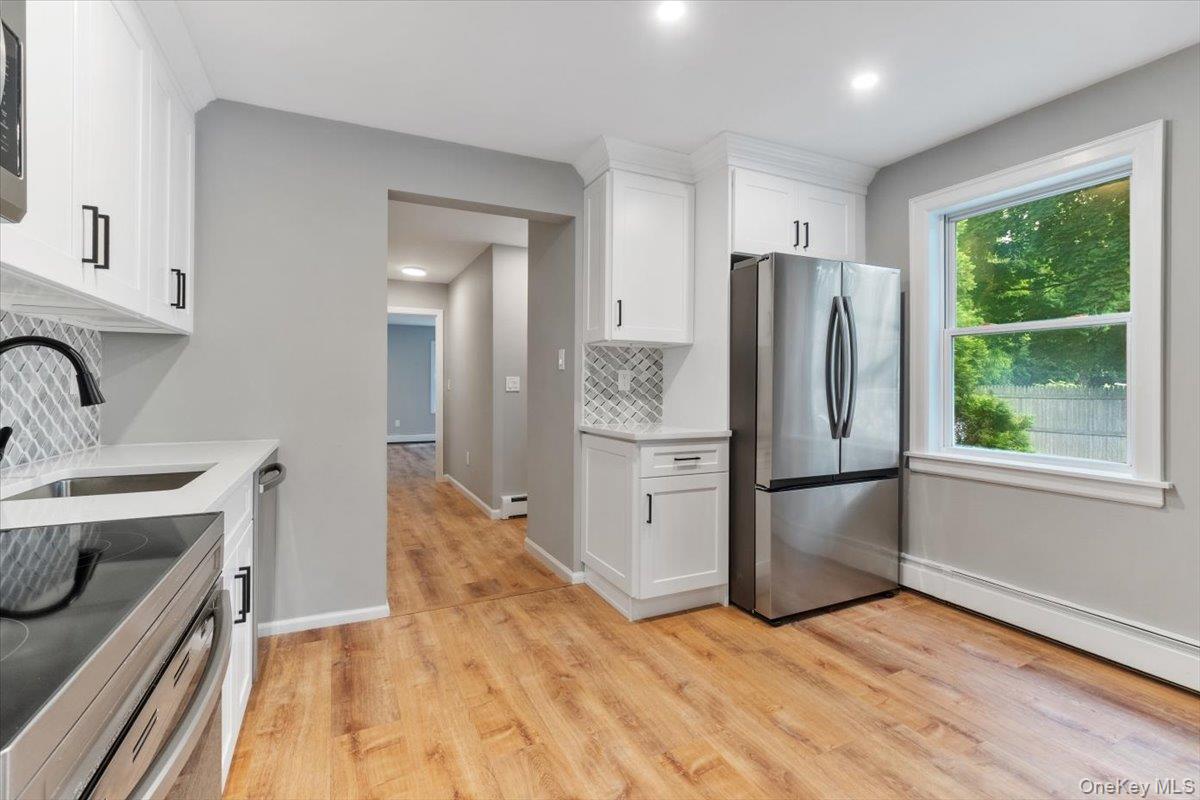 685 Horseblock Road Property Photo 8