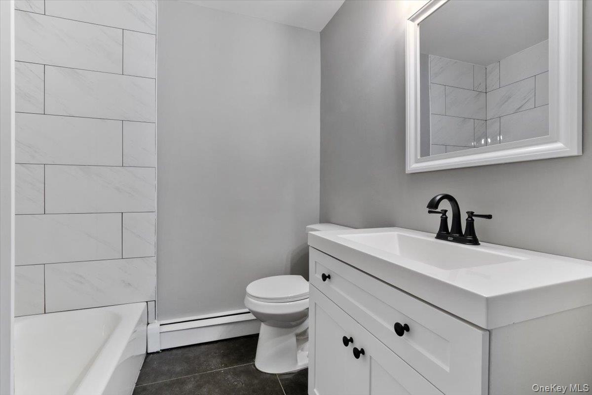 685 Horseblock Road Property Photo 19