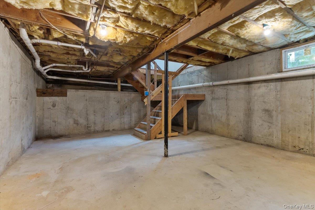 685 Horseblock Road Property Photo 25