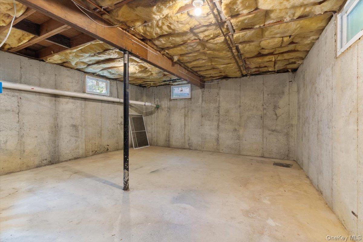 685 Horseblock Road Property Photo 25