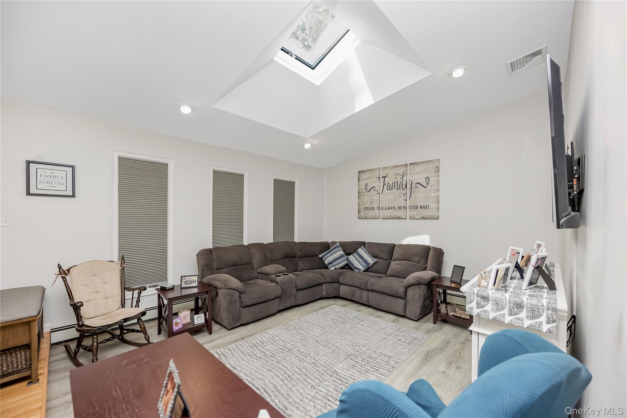 10 Larkin Street Property Photo 12