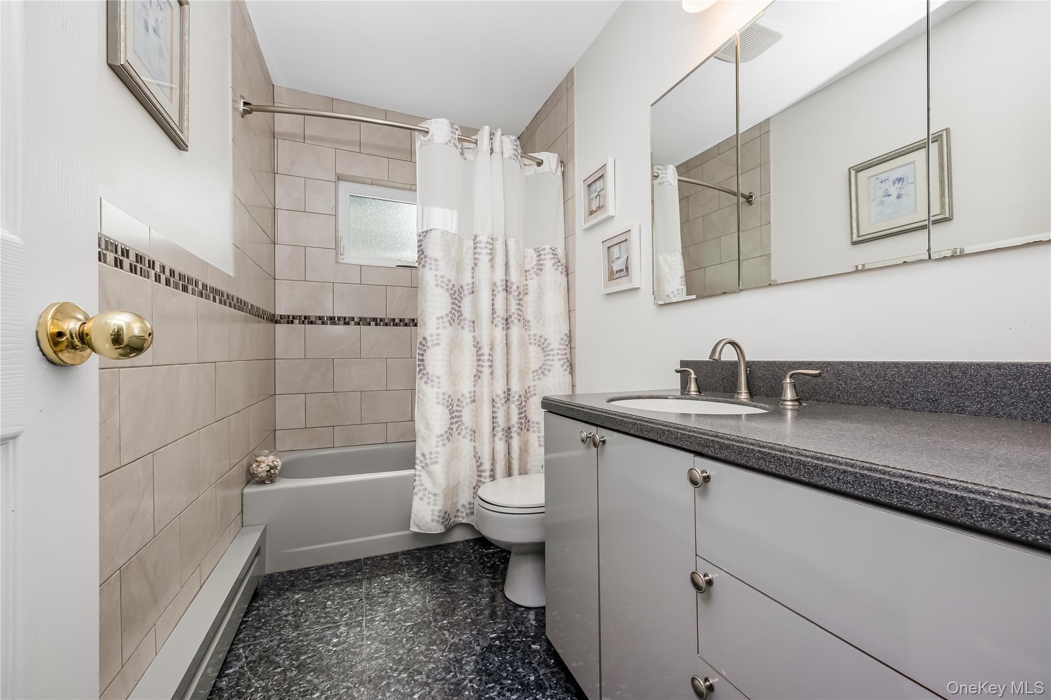 10 Larkin Street Property Photo 17