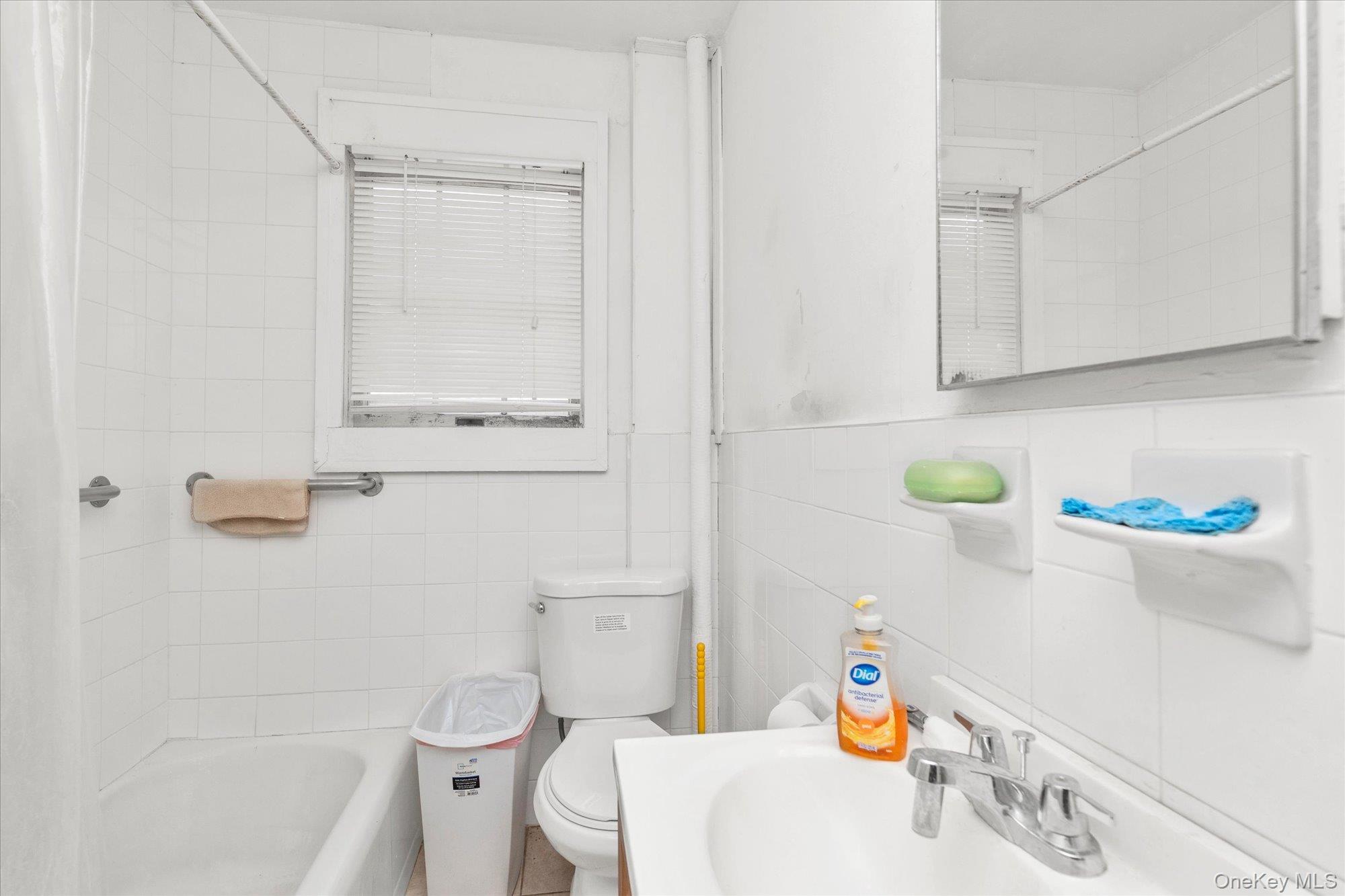 343 Roslyn Avenue Property Photo 5