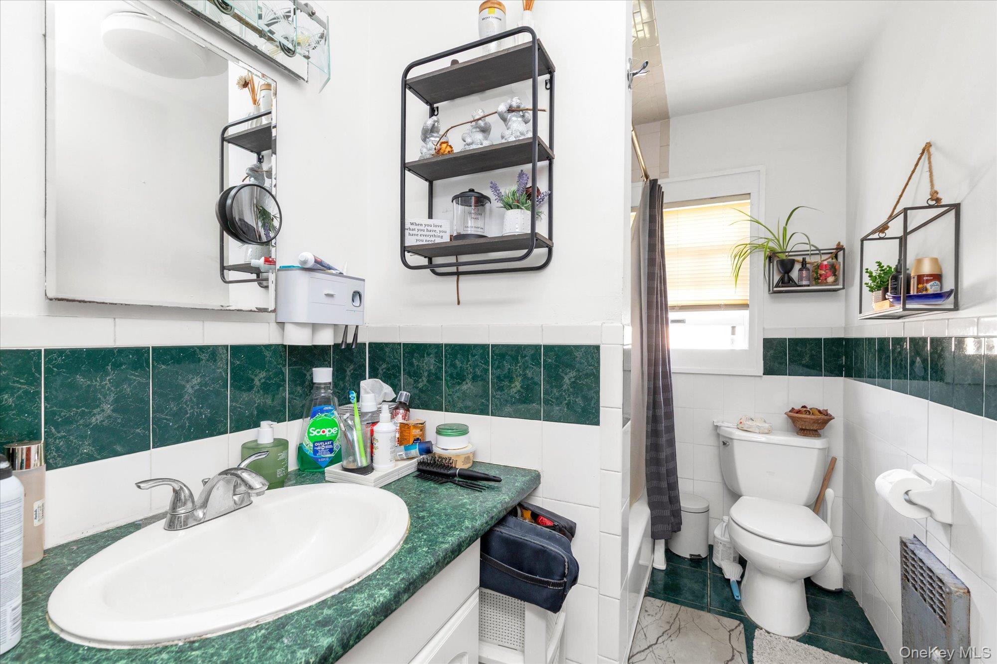 343 Roslyn Avenue Property Photo 9