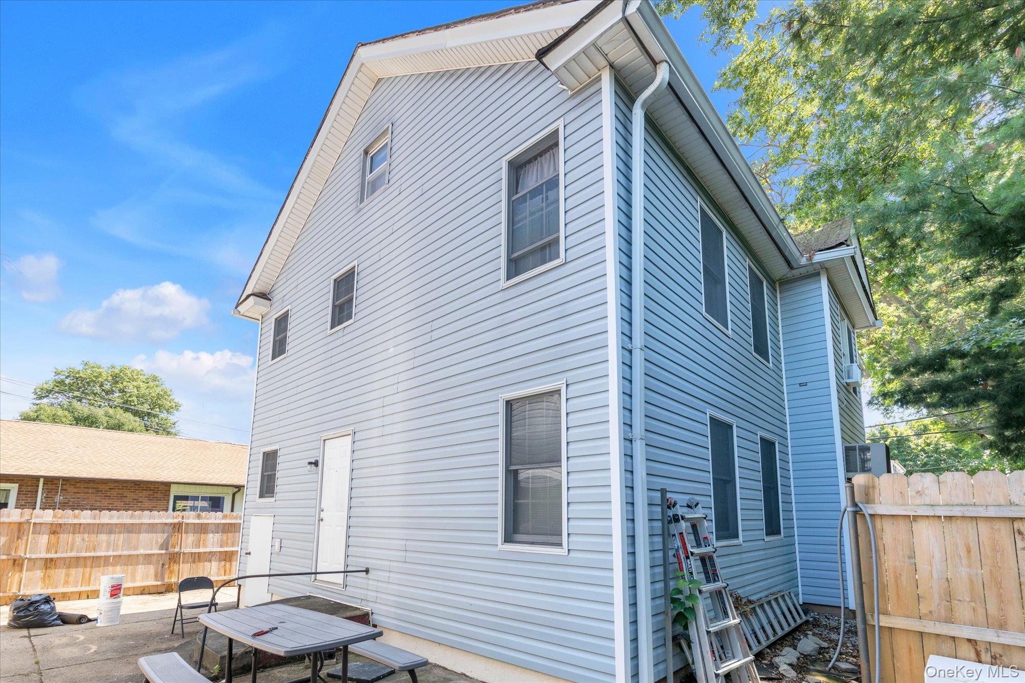 343 Roslyn Avenue Property Photo 11