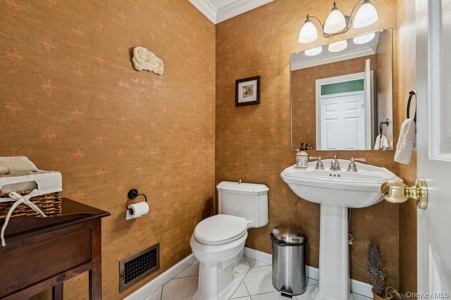 5 Kenwood Lane Property Photo 11