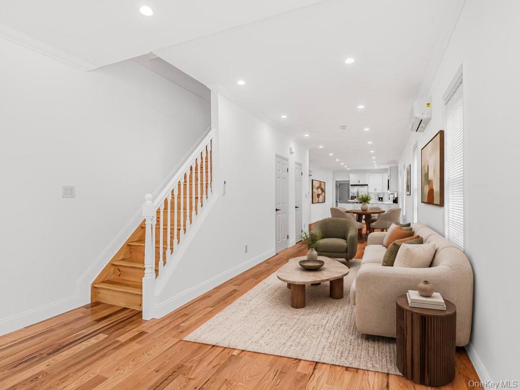 560 Linden Boulevard Property Photo 1