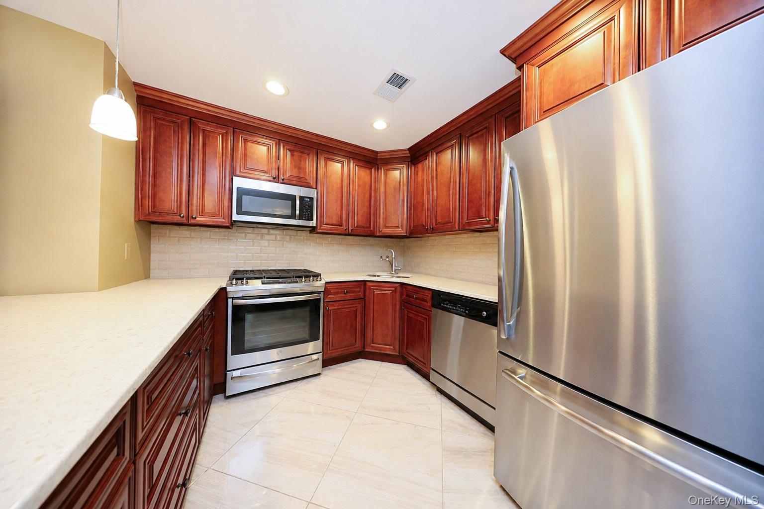 23 Wiltshire Ln Property Photo 9