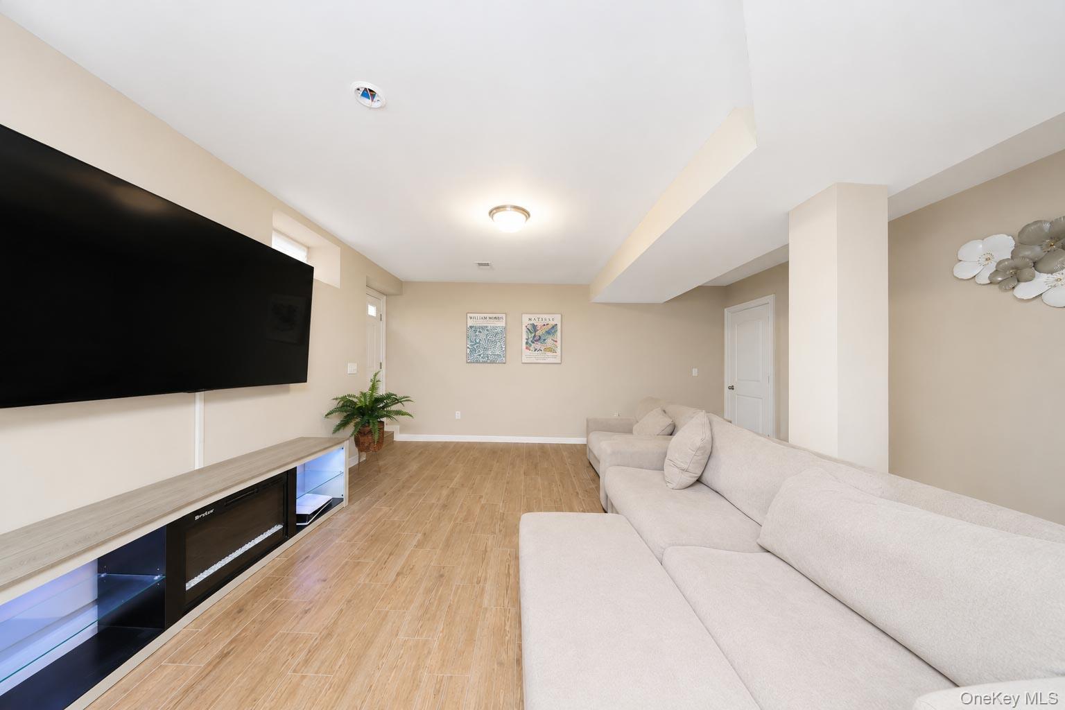 23 Wiltshire Ln Property Photo 13