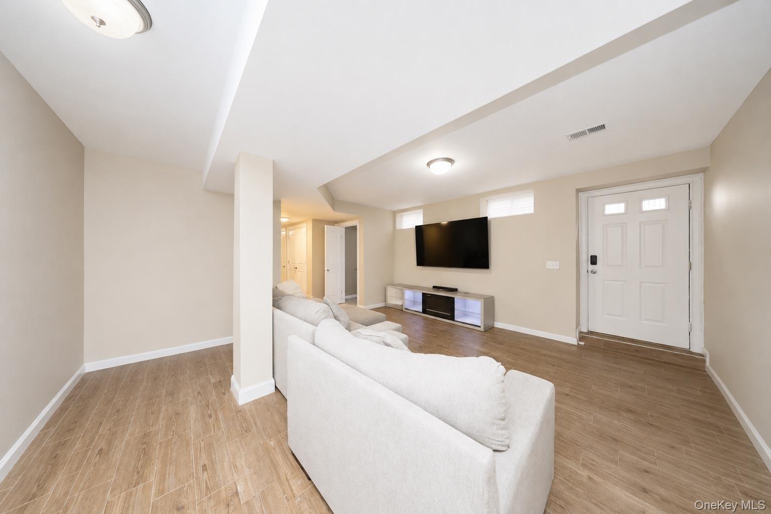 23 Wiltshire Ln Property Photo 15