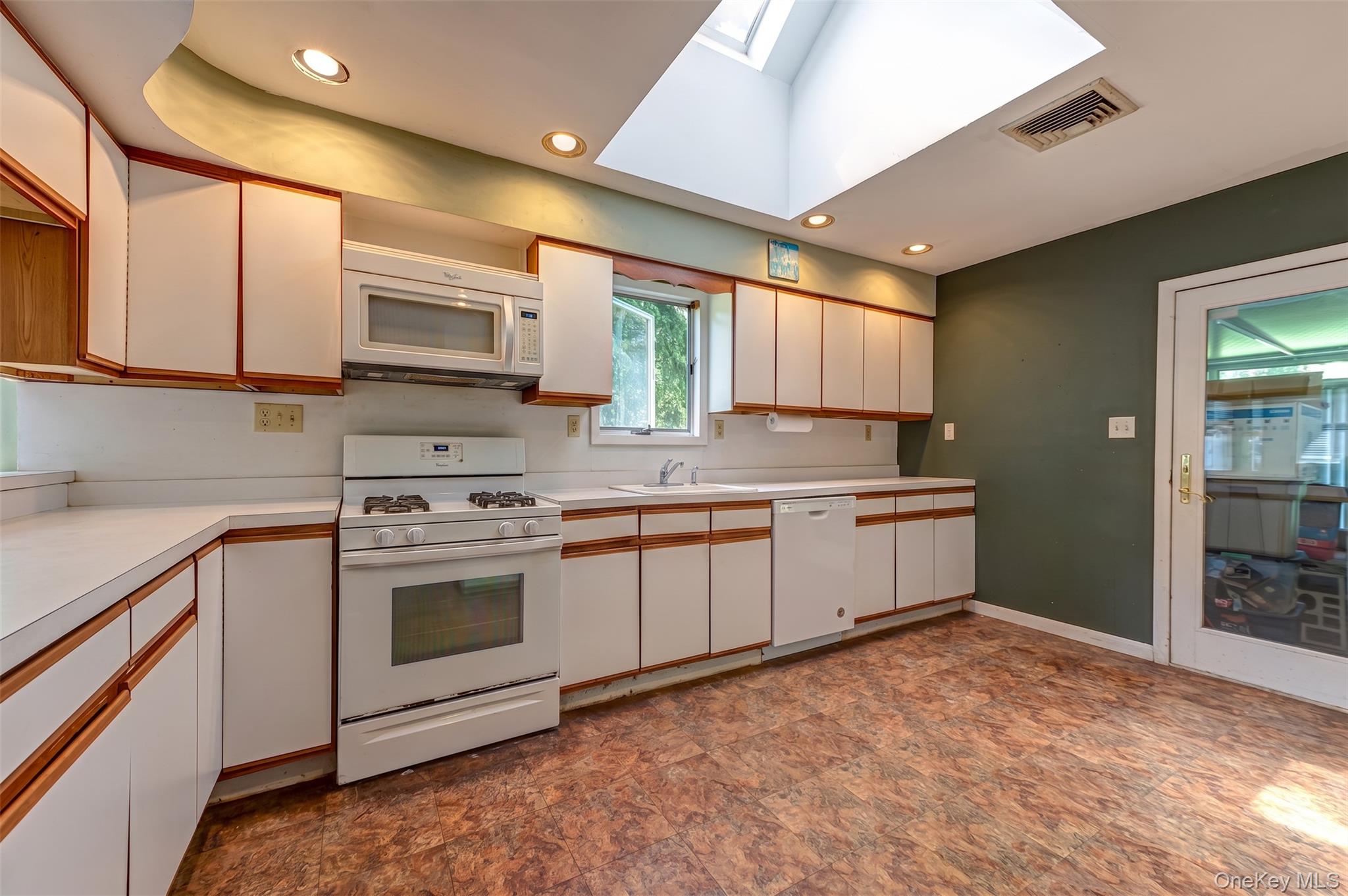 2780 Cedar Avenue Property Photo 11