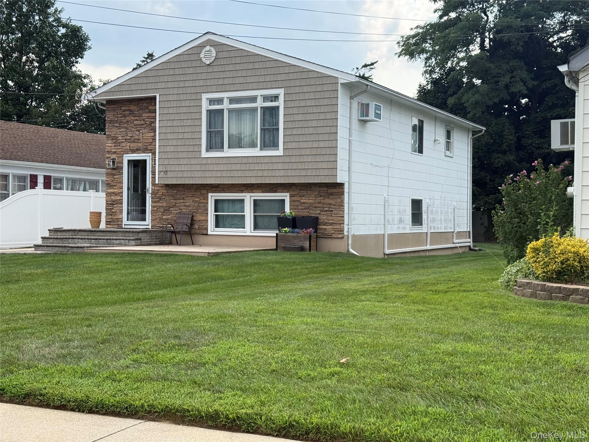 30 Stone Boulevard Property Photo 2