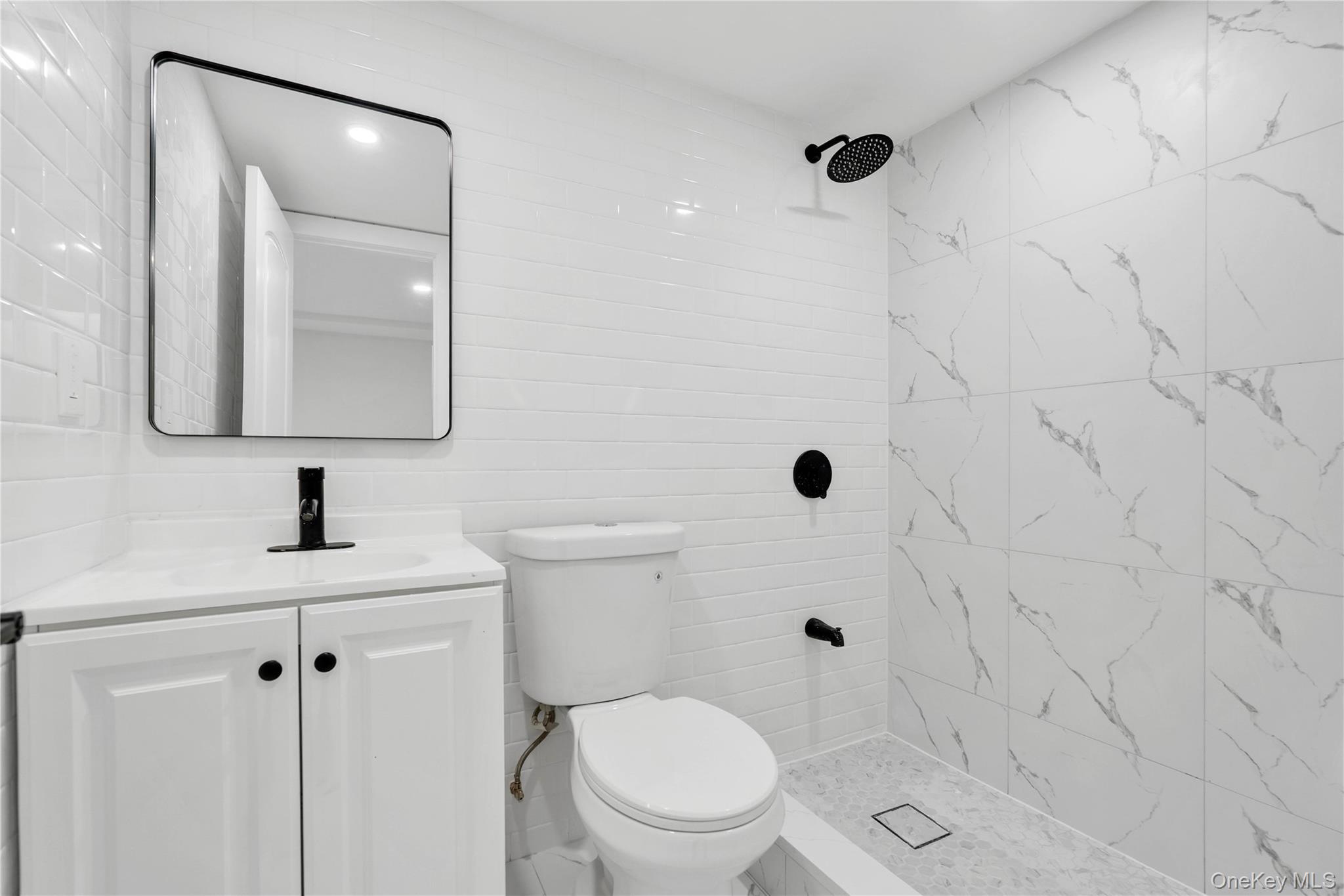 989 Schenck Avenue Property Photo 12