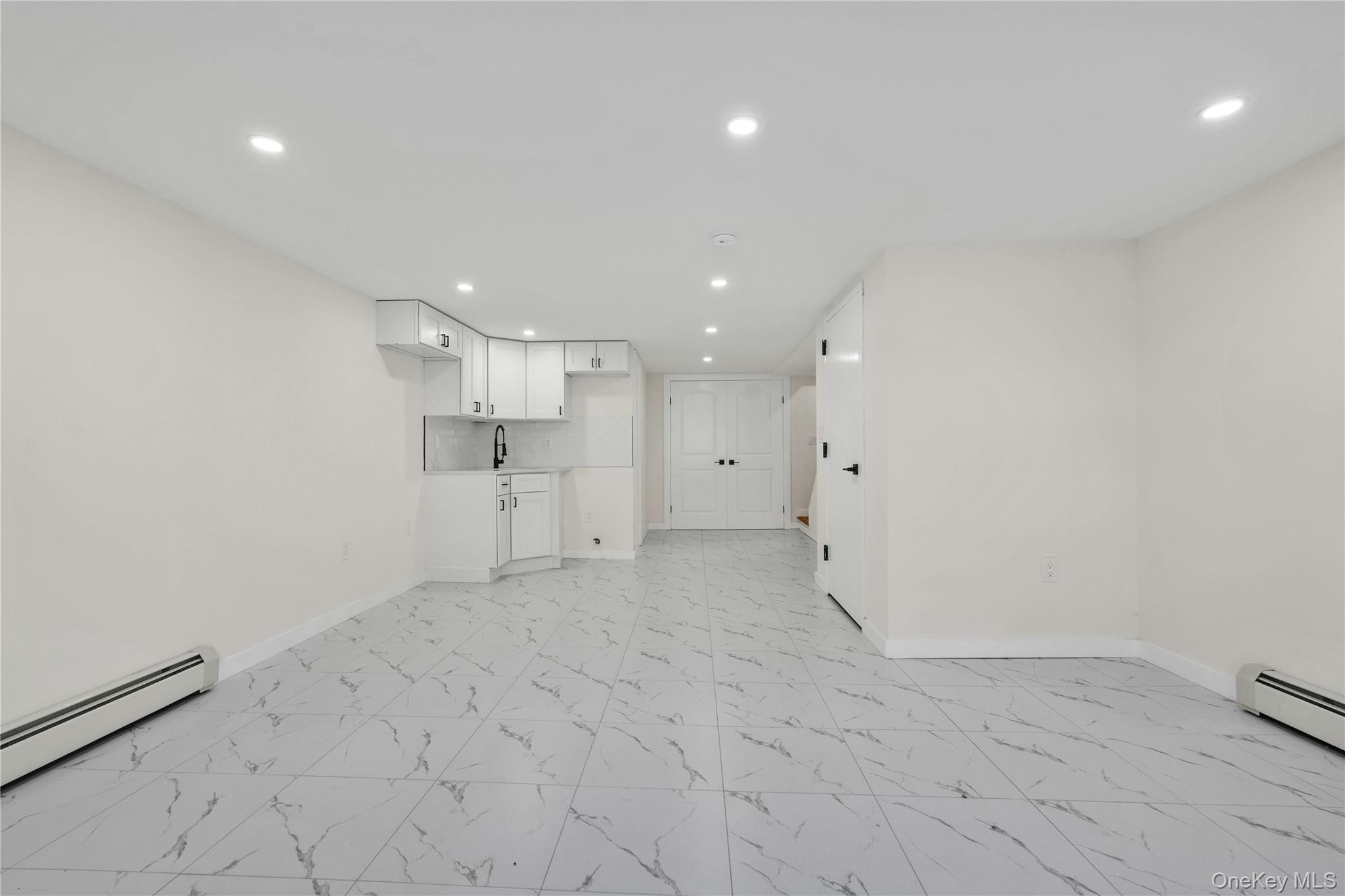 989 Schenck Avenue Property Photo 14