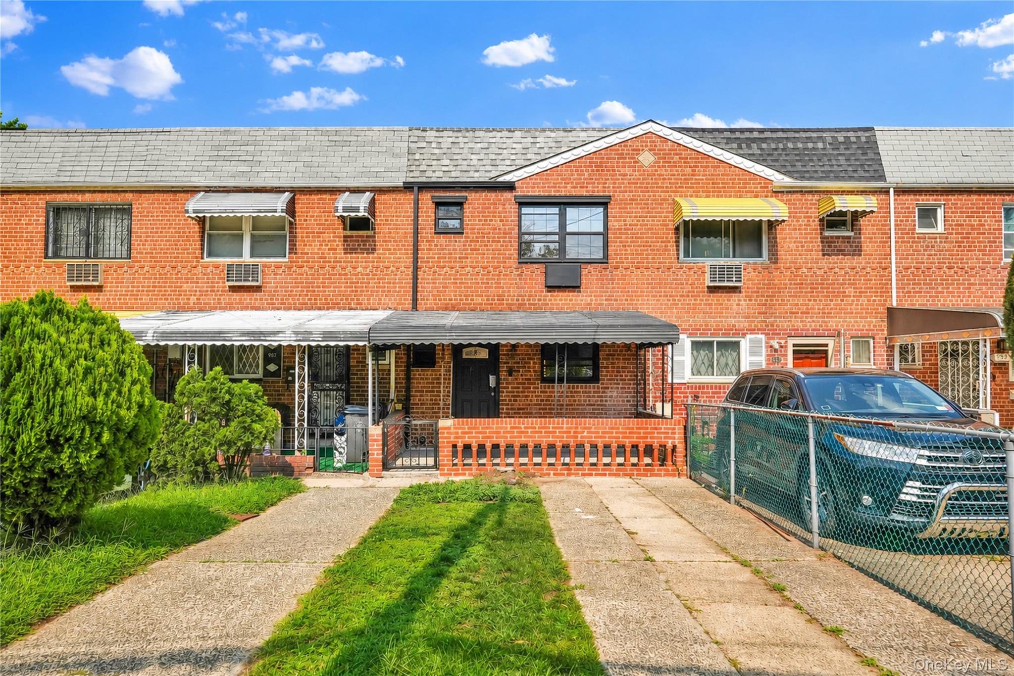 989 Schenck Avenue Property Photo 16