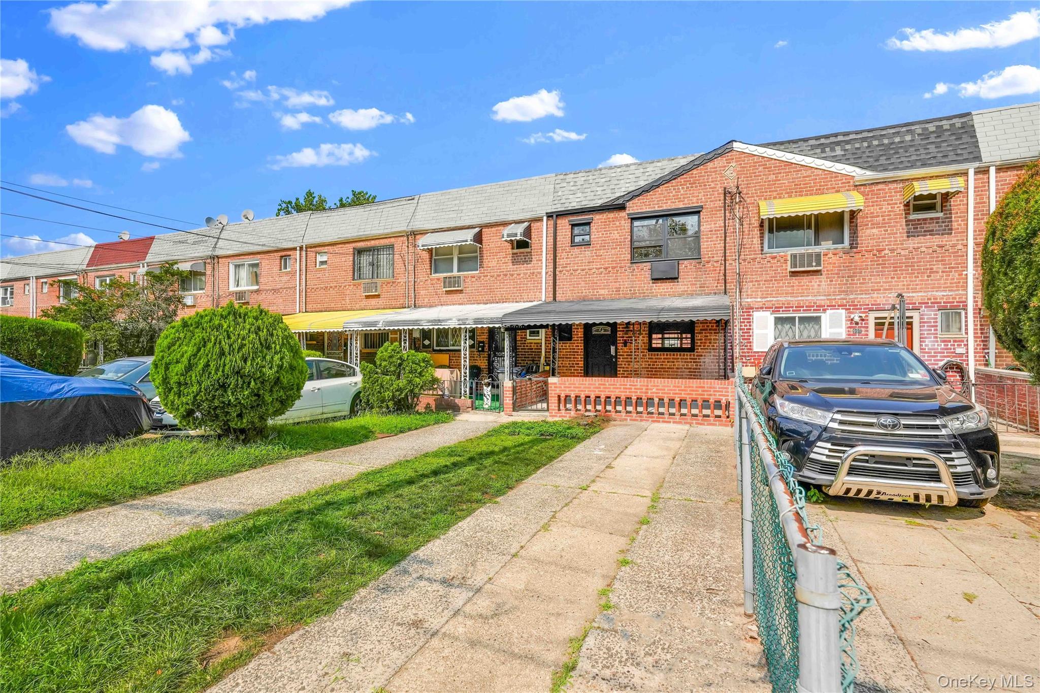 989 Schenck Avenue Property Photo 17