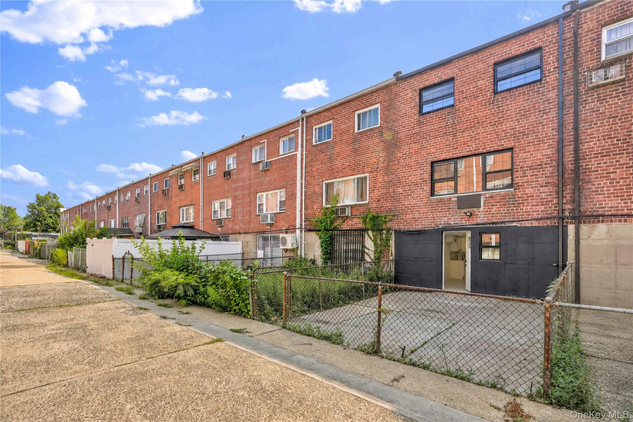 989 Schenck Avenue Property Photo 21
