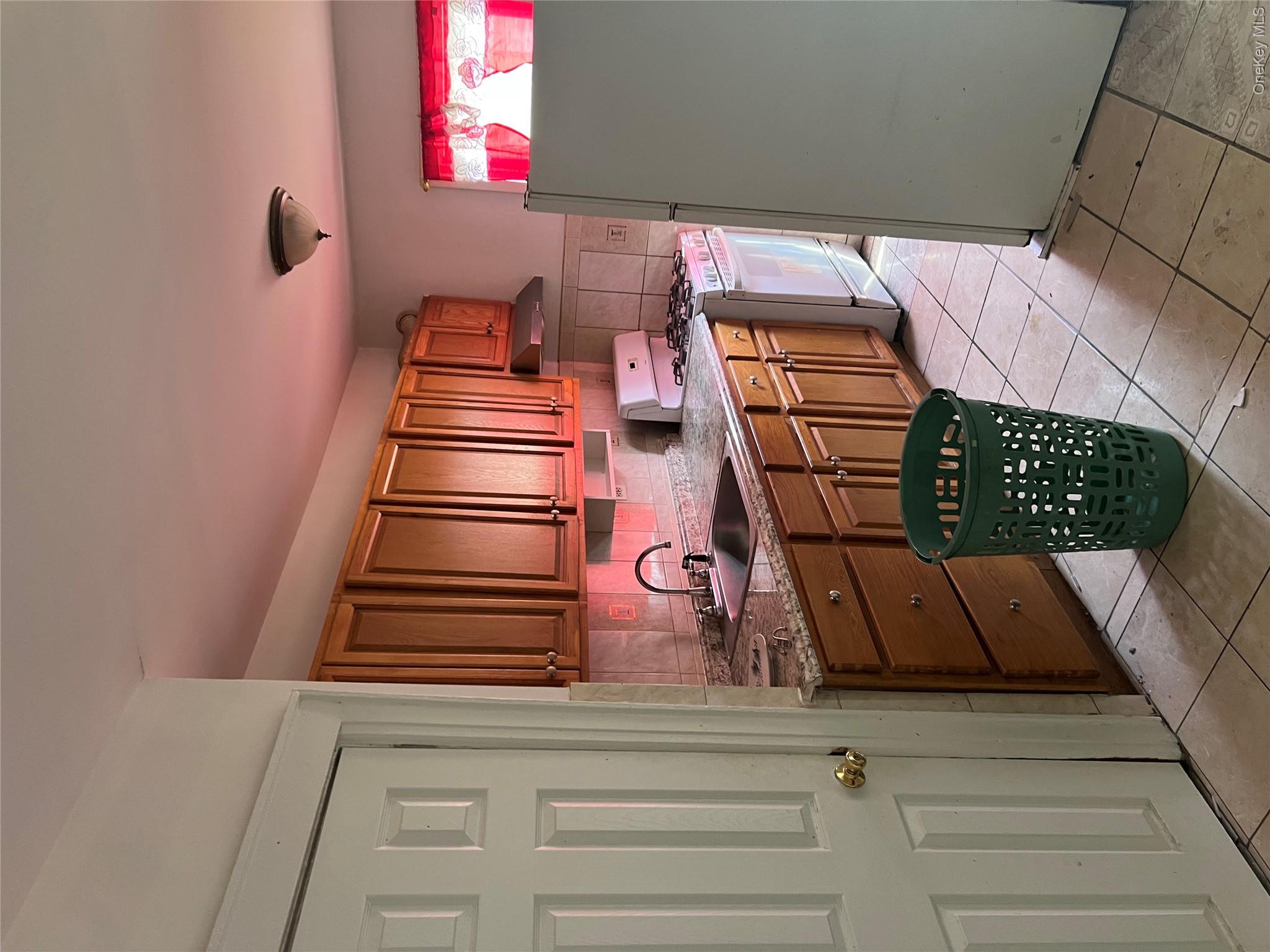 37-55 93rd Street Property Photo 44