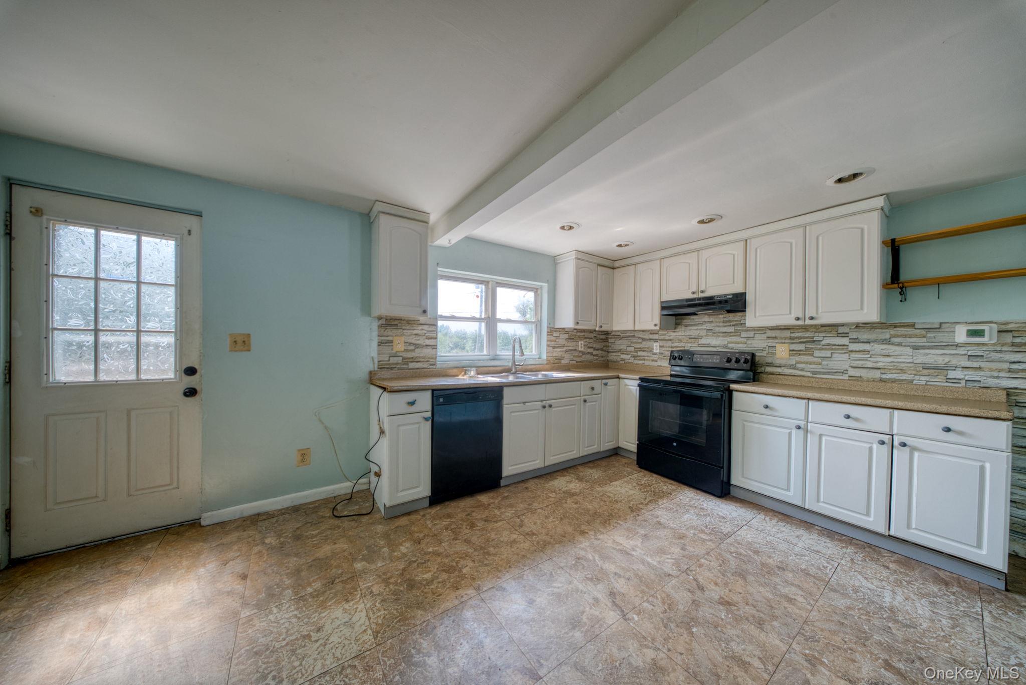 14 Airport Road Property Photo 3
