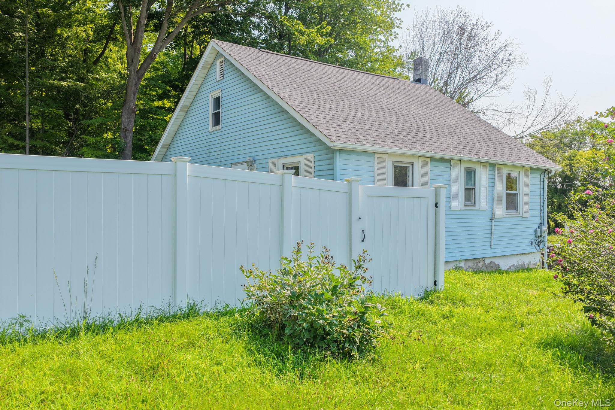 14 Airport Road Property Photo 19