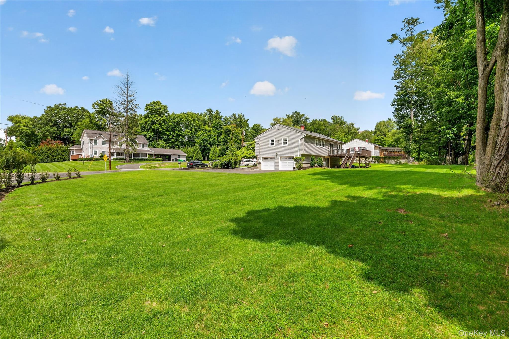 6 Linda Lane Property Photo 4