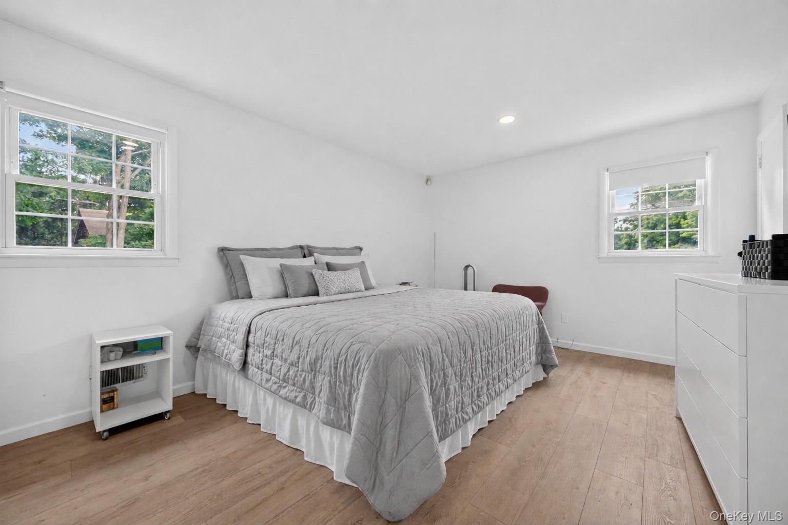 6 Linda Lane Property Photo 8