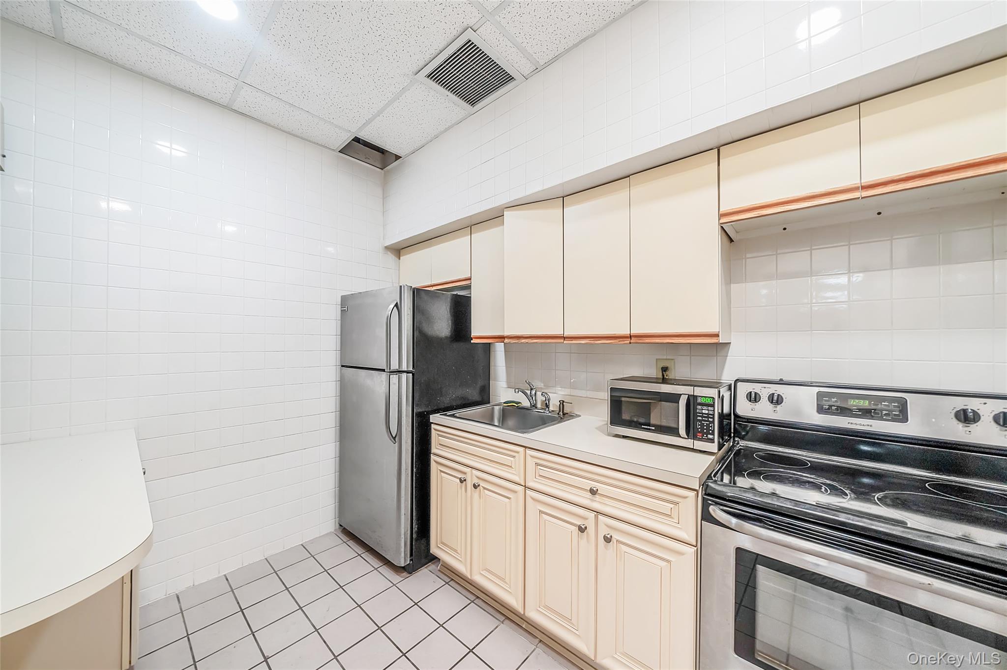 725 Miller Avenue 333 Property Photo 28