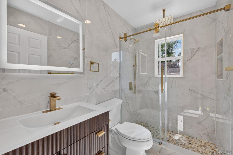 296 Westchester Avenue Property Photo 12