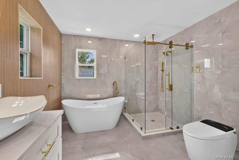 296 Westchester Avenue Property Photo 19