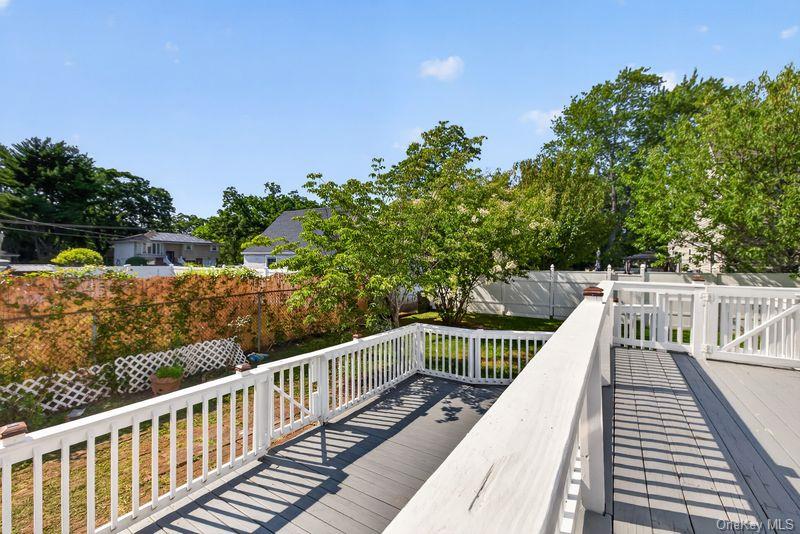 296 Westchester Avenue Property Photo 20